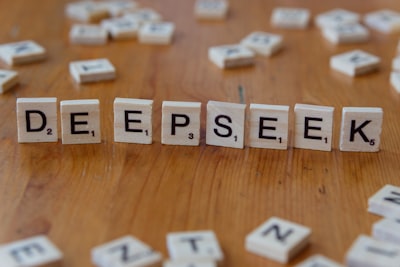 Despisingly — презрительно