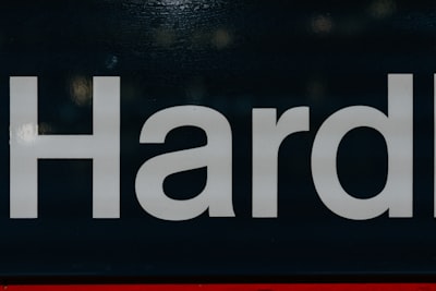 Hardly — едва