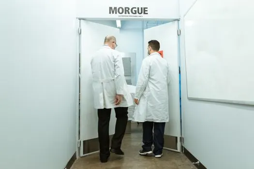 Morgue supervisor — Начальник морга