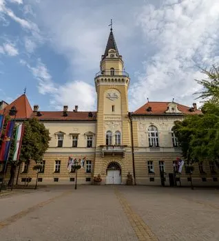 lokalna samouprava — местное самоуправление