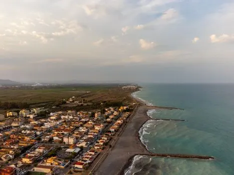deniz kenarı — берег
