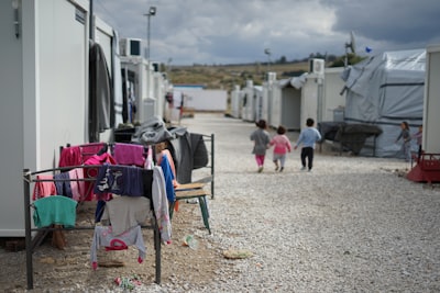 refugees — беженцы