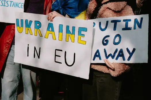 ukrainien — украинский
