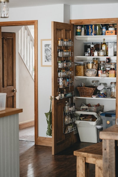 pantry — кладовая