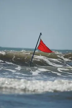 red flag — красный флаг