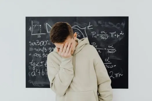 Terribly complicated — ужасно сложный
