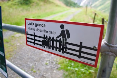 Grind to a halt — встать намертво