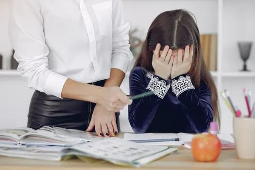 Kinder sollten in der Lage sein, ihre Fehler zu erkennen. — Дети должны уметь осознавать свои ошибки