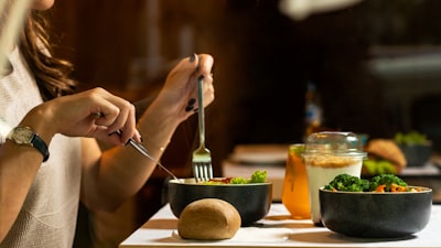 Eat out — есть вне дома