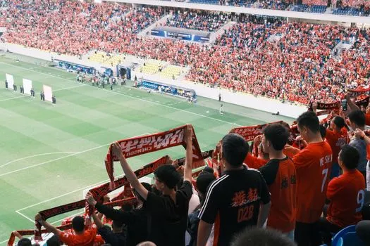 Navijam za svoj klub — болею за свой клуб