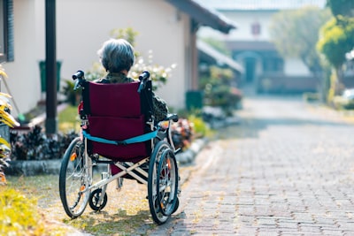 Wheelchair — инвалидная коляска