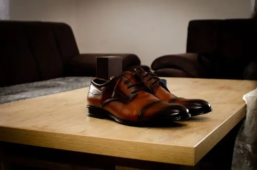 Schuh — ботинок