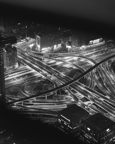 intersect — пересекаться