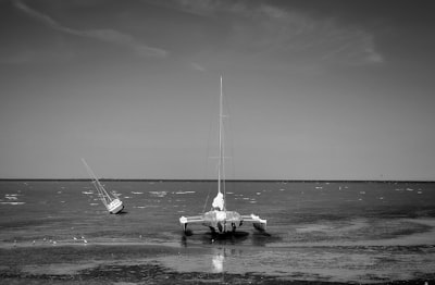 stranded — застрявший