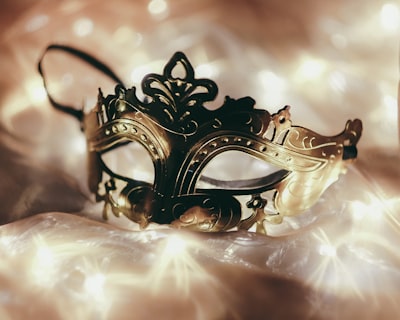 Masquerade — маскарад