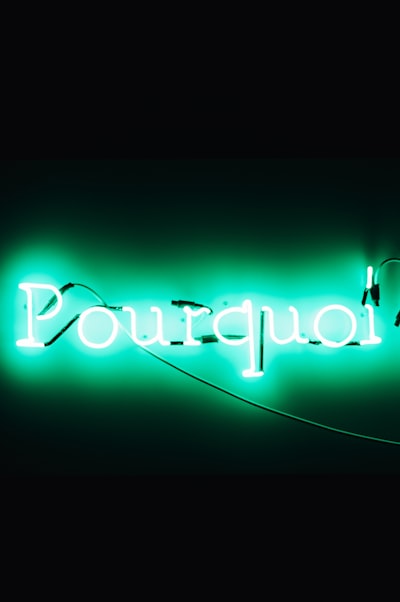 Portentous — зловещий