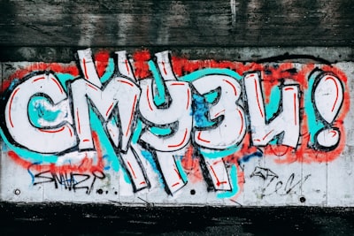 Izvini, ne govorim srpski, mogu ruski. — Извини, я не говорю по-сербски, могу по-русски