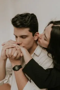 get closer together — сблизиться
