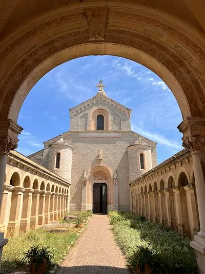Convent — женский монастырь