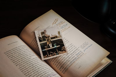 ancestry — происхождение