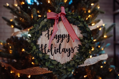 holiday season — праздничный сезон
