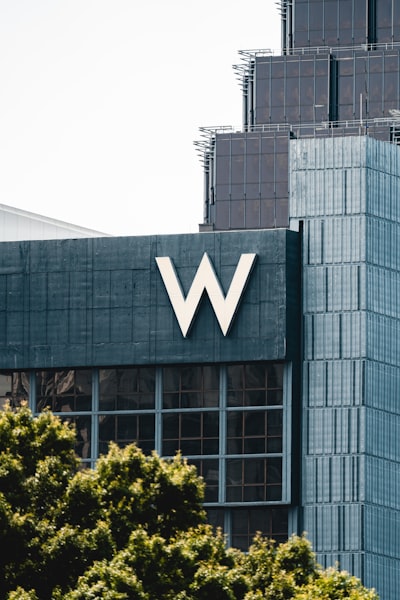 Wealthier — богаче