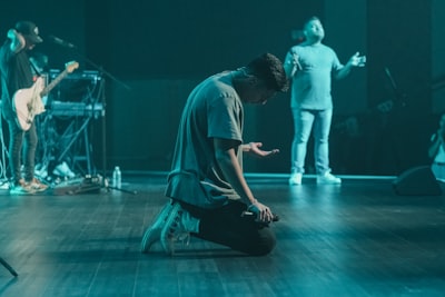 Veneration — почитание