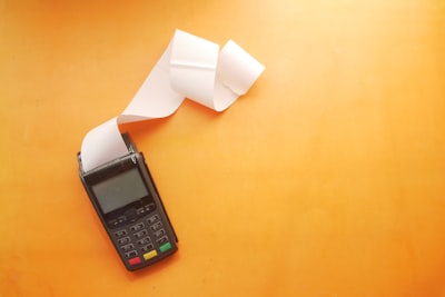 To pay on receipt — платить по получении
